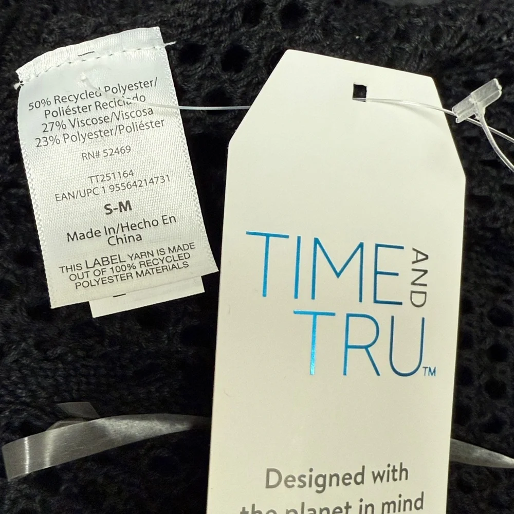 Time & Tru Black Open Knit Crochet Ruana S-M‎  NWT
